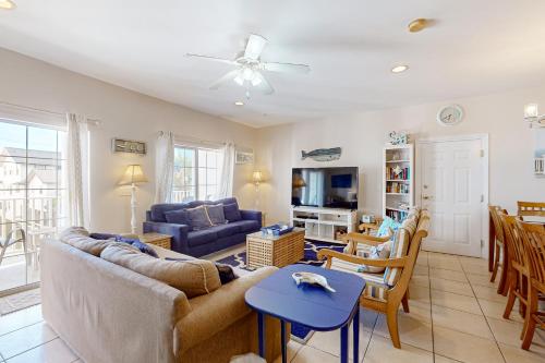 Coconut Grove 202 image