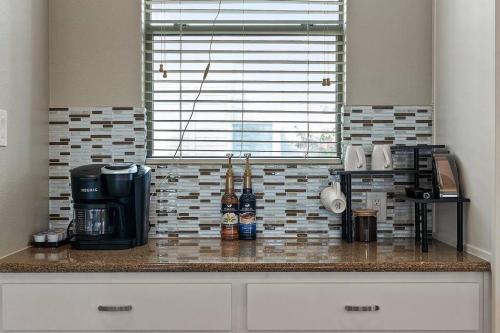 Farmers Market 3 BD Townhome w Rooftop Terrace in Dallas, USA