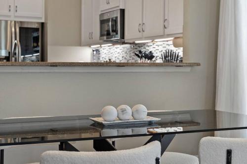 Farmers Market 3 BD Townhome w Rooftop Terrace in Dallas, USA