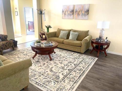 RL236BD Universal Kingdom 8 guests pool home in Davenport, USA