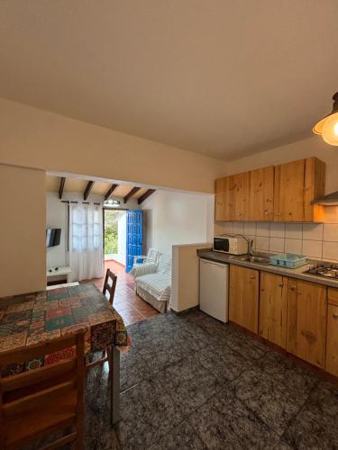 廚房, Apartamentos y Habitaciones Villa Marina in 瓦爾韋爾德
