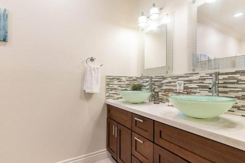 Beach Retreat Main Street Surf City thumb 4