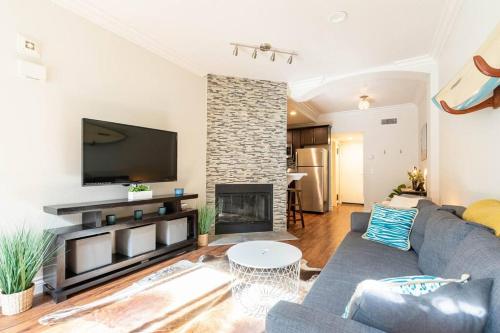 Beach Retreat Main Street Surf City in Huntington Beach, USA
