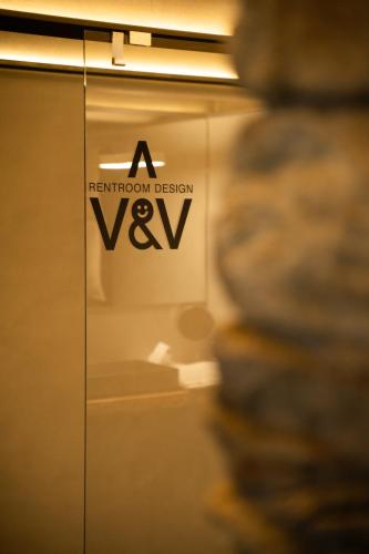 V&V RentRoom Design