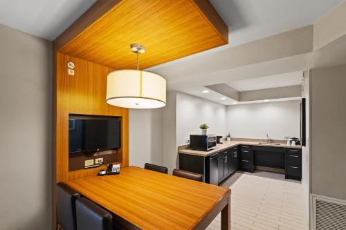 Hyatt Place Chicago Ohare Airport in O'Hare International Airport