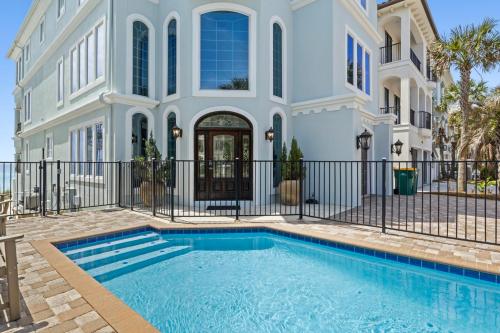 Gulf Front Pool Hot Tub- 2 Kitchens - Elevator - image 3
