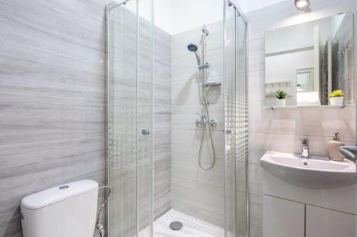 Extra Central Mini Home - image 13