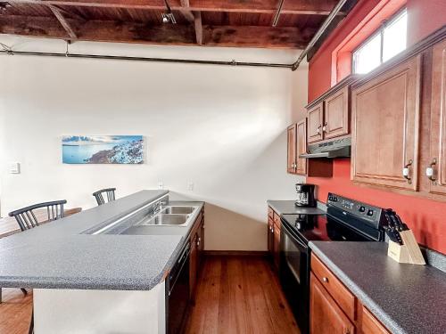 Sleepover 2BD 1BA Condos Downtown Springfield - Springfield, MO