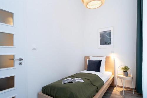 Huge aparment in the city center with Air Conditioning - image 9