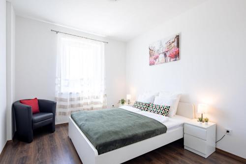 Central - Balcony - Cozy - AC - image 13