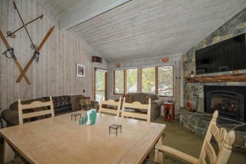 Mountainback #12 Loft - main image