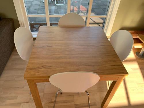 Modern 2 bedroom cottage close to airport and town - sleeps 8, Kopenhaga (zdjęcie 7)