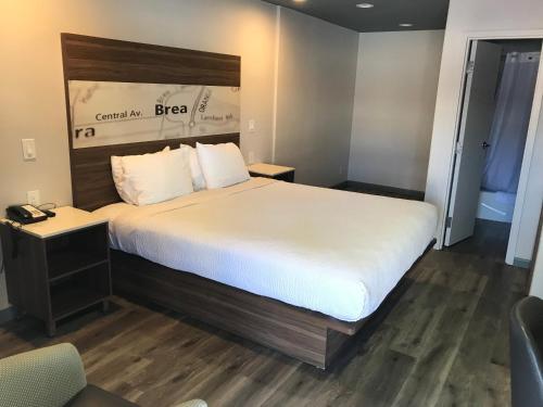 Hyland Inn Brea - Accommodation