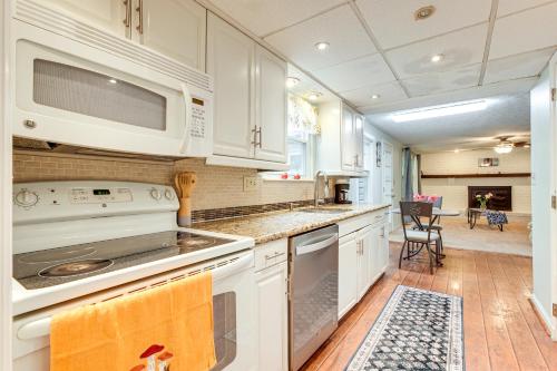 2 Mi to Dtwn Fire Pit and Grill at Dublin Home! in Dublin, USA