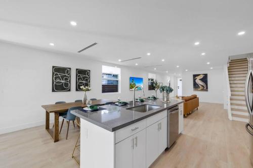 Up to 12 guest Modern Villa near Wynwood! 27 in Miami, USA