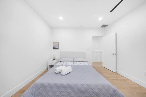 Up to 12 guest Modern Villa near Wynwood! 27 in Miami, USA