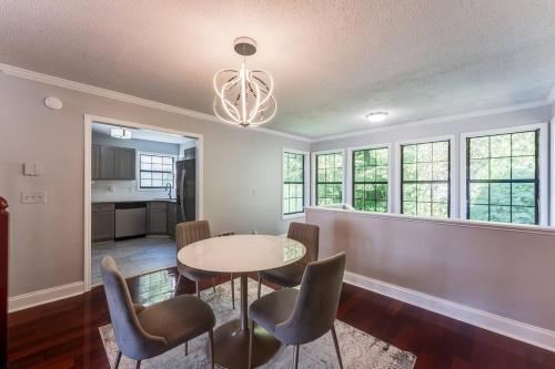 Unwind & Relax at Legacy Estates in Stone Mountain, USA