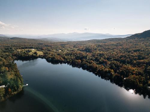 The Owl's Nest - Lakeside peacefulness ski & hiking