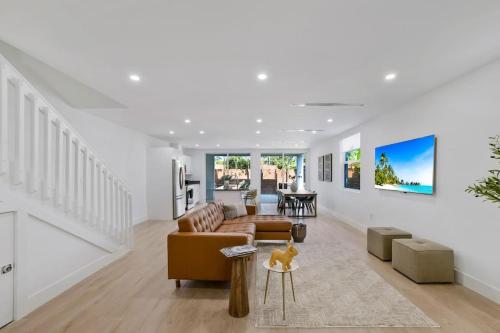 Up to 12 guests! Modern Villa near Wynwood 29! in Miami, USA