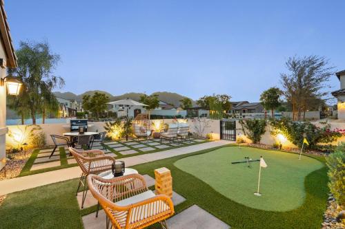 Sunset Dreams by VARE Steps Away from PoolSpa Gym PGA West in La Quinta, USA
