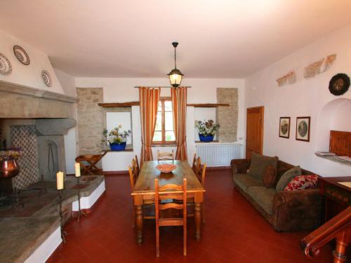  Elegant Villa with Valley in Ciggiano