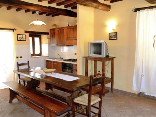 12 Person Holiday Home in Cortona with Private Swimming Pool - image 9