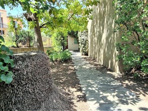 Charmante maison climatisée proche plage et commerces à Banyuls-sur-Mer, jardin et terrasse - FR-1-309-34 gîte à louer Puig del Mas