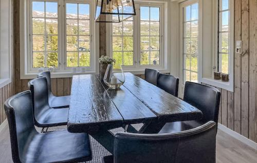 virtuve, 4 Bedroom Awesome Home In Eggedal in Egedala