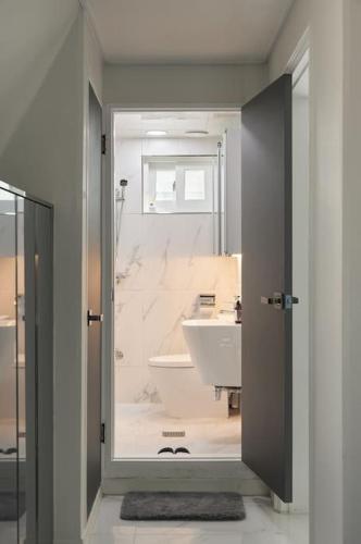 Hongdae Stay 10min walk from Hongdae - 호텔 외관