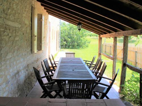 Grande maison de campagne avec piscine privée et animaux admis - FR-1-616-128 (Grande maison de campagne avec piscine privee et animaux admis - FR-1-616-128) in Saussignac