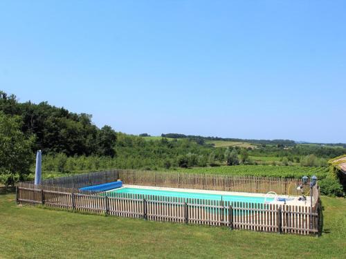 Grande maison de campagne avec piscine privée et animaux admis - FR-1-616-128 (Grande maison de campagne avec piscine privee et animaux admis - FR-1-616-128) in Saussignac