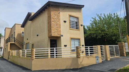 Complejo Edgardo - Castelli 699