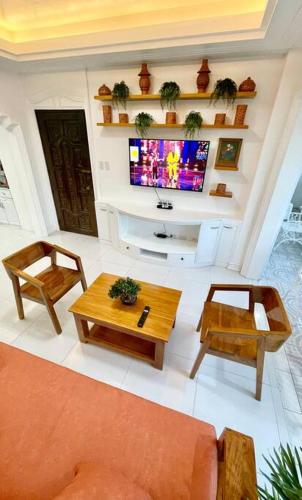SPACIOUS Prime Location with FREE Parking SPACIOUS Prime Location with FREE Parking