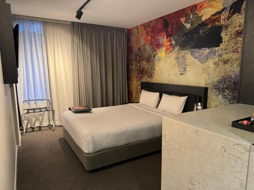 Fortitude Valley hotel room