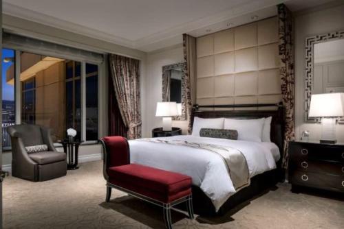 The Palazzo at The Venetian Resort by Suiteness - image 9
