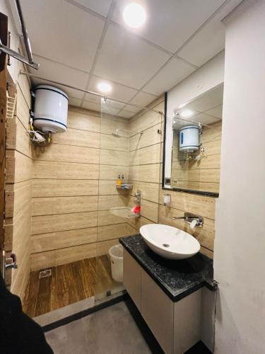 White breeze 3bhk flexigo stays White breeze 3bhk flexigo stays