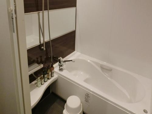 Standard Capsule Room for Female image 10