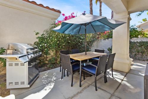 Desert Getaway by VARE Pool Spa Gym Tennis in La Quinta, USA