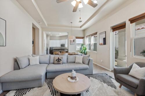 Desert Getaway by VARE Pool Spa Gym Tennis in La Quinta, USA