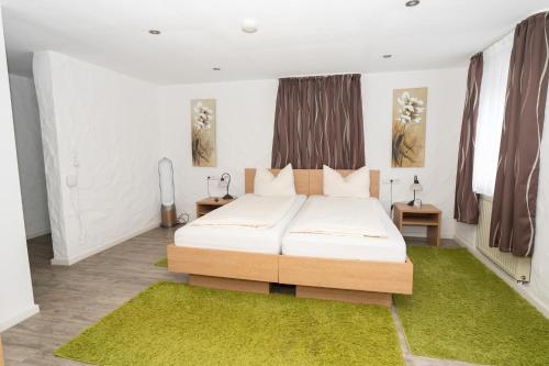 Hotel Garni BURG WALDENSTEIN - image 3