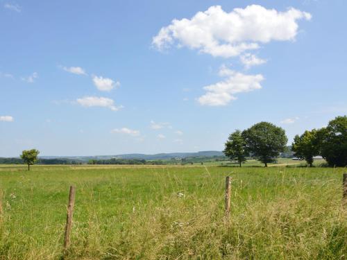  Rustic Holiday Home in Septon with Private Garden in Septon