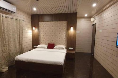 Mount Bungalows-2 BR PVT POOL in Lonavala