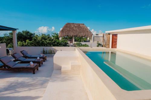 TIVPH NEW Penthouse and Rooftop in Holistika Area