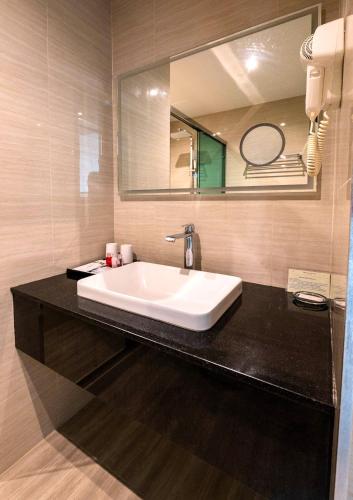 618754877 The TJ Hotel Jomtien