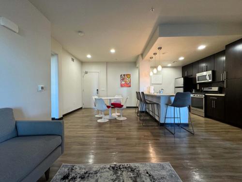 2BR WeHo Mid Century Luxury Condo in Los Angeles, USA