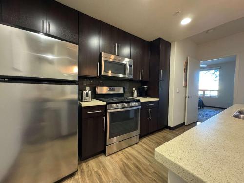 2BR WeHo Mid Century Luxury Condo in Los Angeles, USA