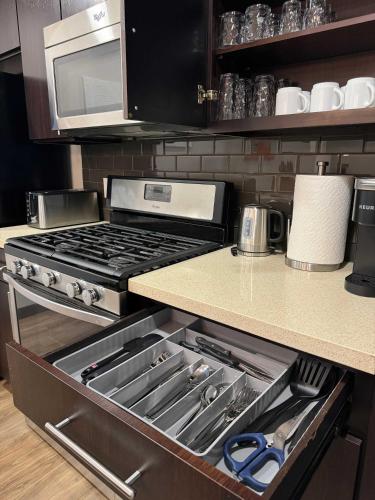 2BR WeHo Mid Century Luxury Condo in Los Angeles, USA