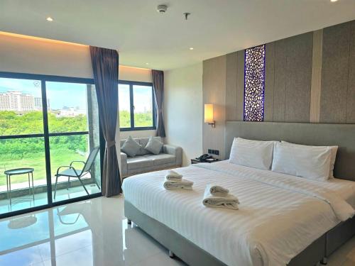 618755670 The TJ Hotel Jomtien