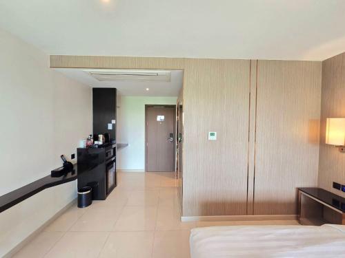 618755683 The TJ Hotel Jomtien