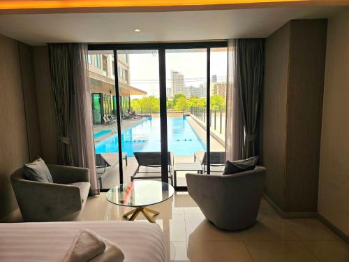 THE TJ HOTEL Pattaya